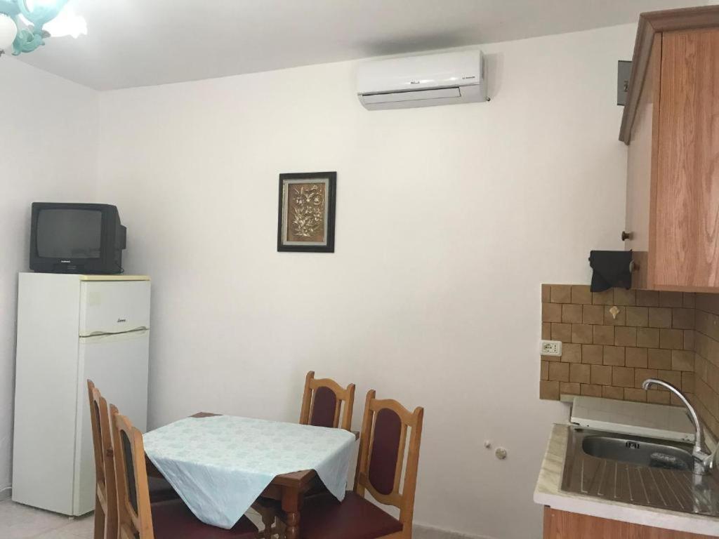 Colombo Hotel Vlore Bagian luar foto