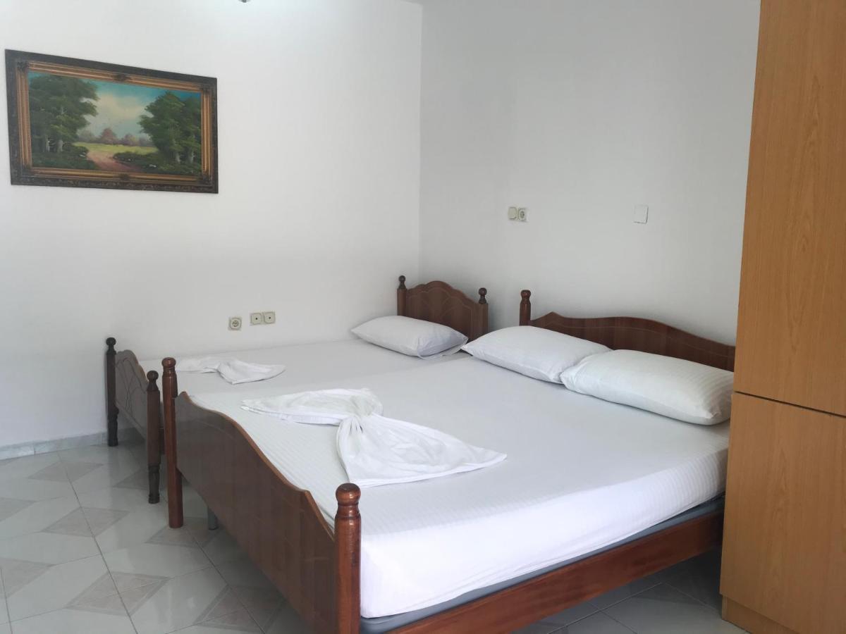 Colombo Hotel Vlore Bagian luar foto