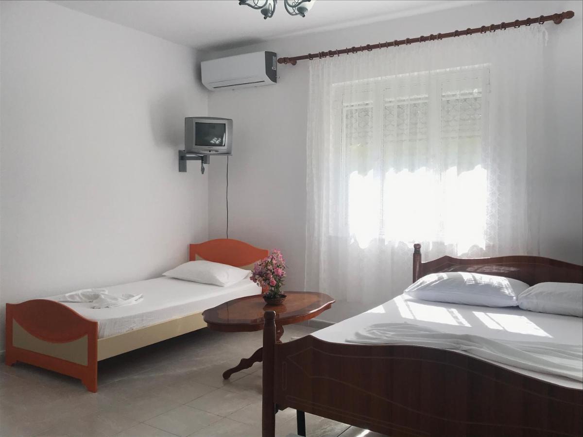 Colombo Hotel Vlore Bagian luar foto
