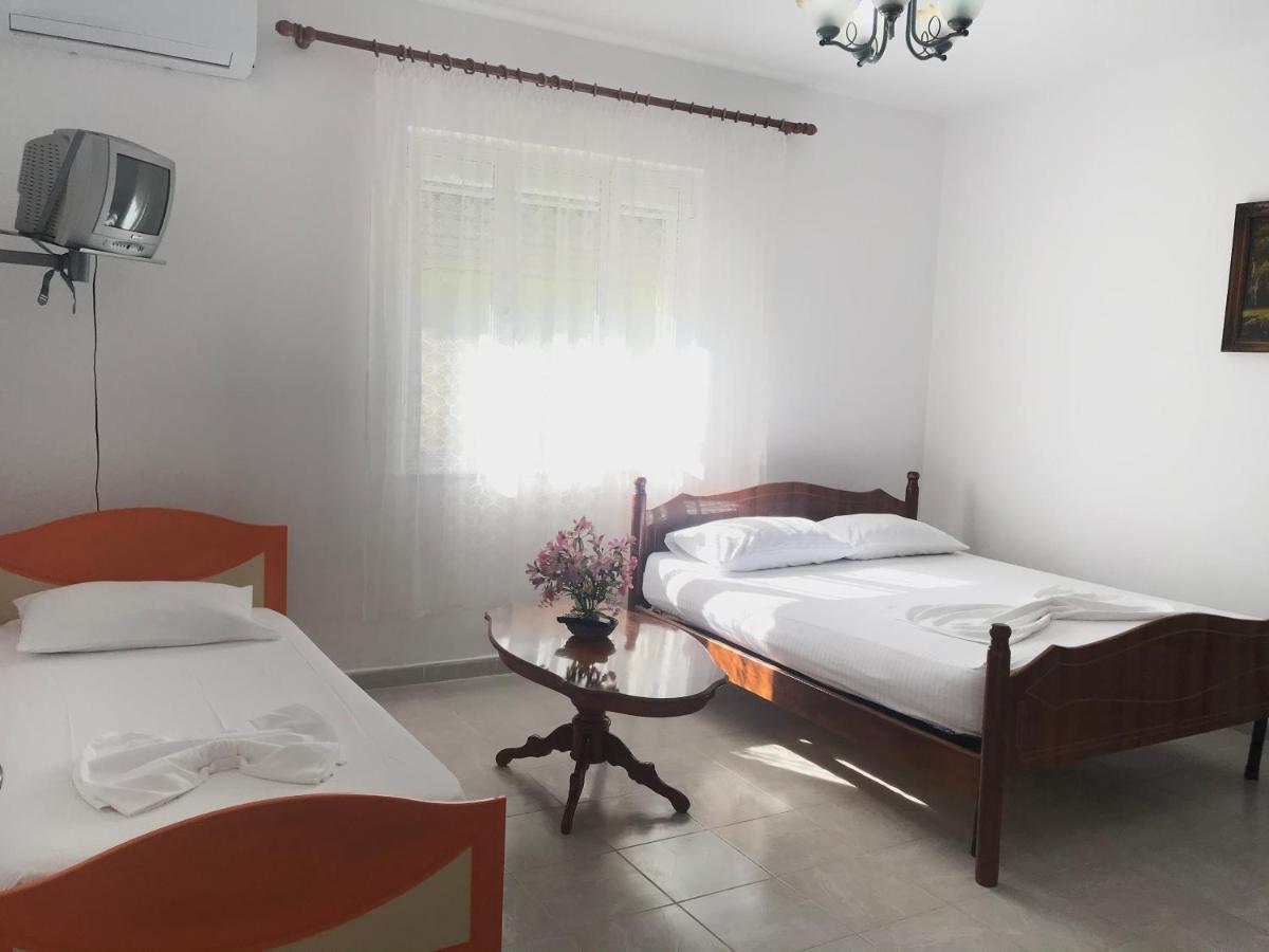 Colombo Hotel Vlore Bagian luar foto